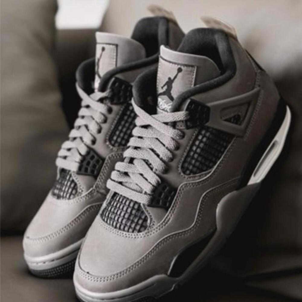 New Men's Jordan 4 Retro cave Stone Sneakers Gray and Black size 11.5